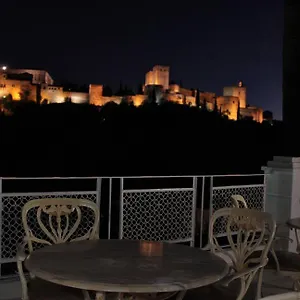 Lodge Comares